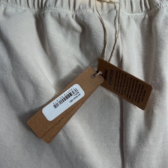 Skims Outdoor Bike Shorts - Picture 2 of 3